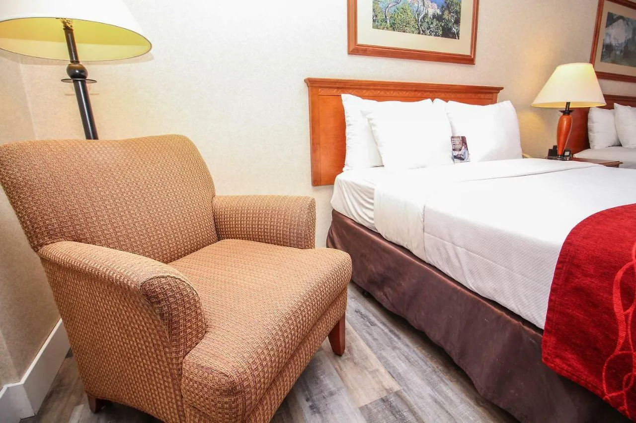 Comfort Inn & Suites Victoria Hotel